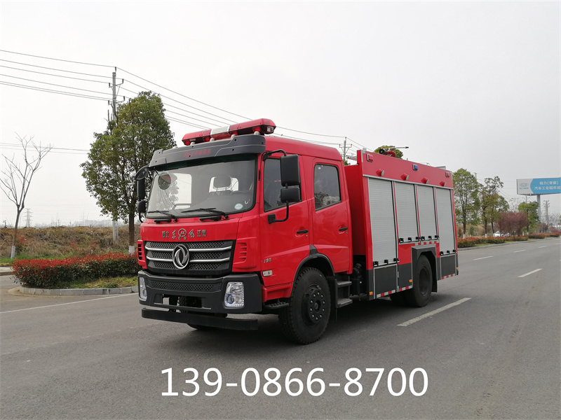 東風153泡沫消防車（6噸）