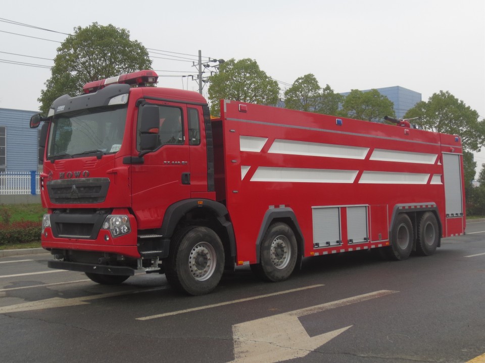 豪沃前四后八泡沫消防車(chē)（24噸）
