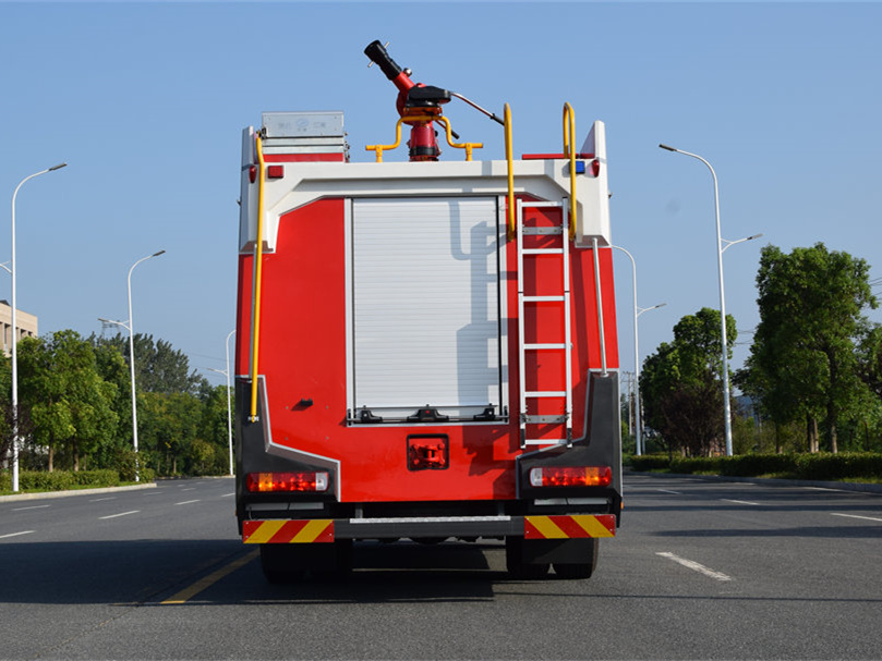 豪沃單橋水罐消防車(chē)（9噸）圖片